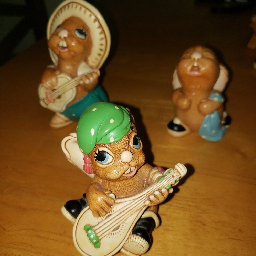 Vintage Pendelfin Rabbits - Picture 3 of 6